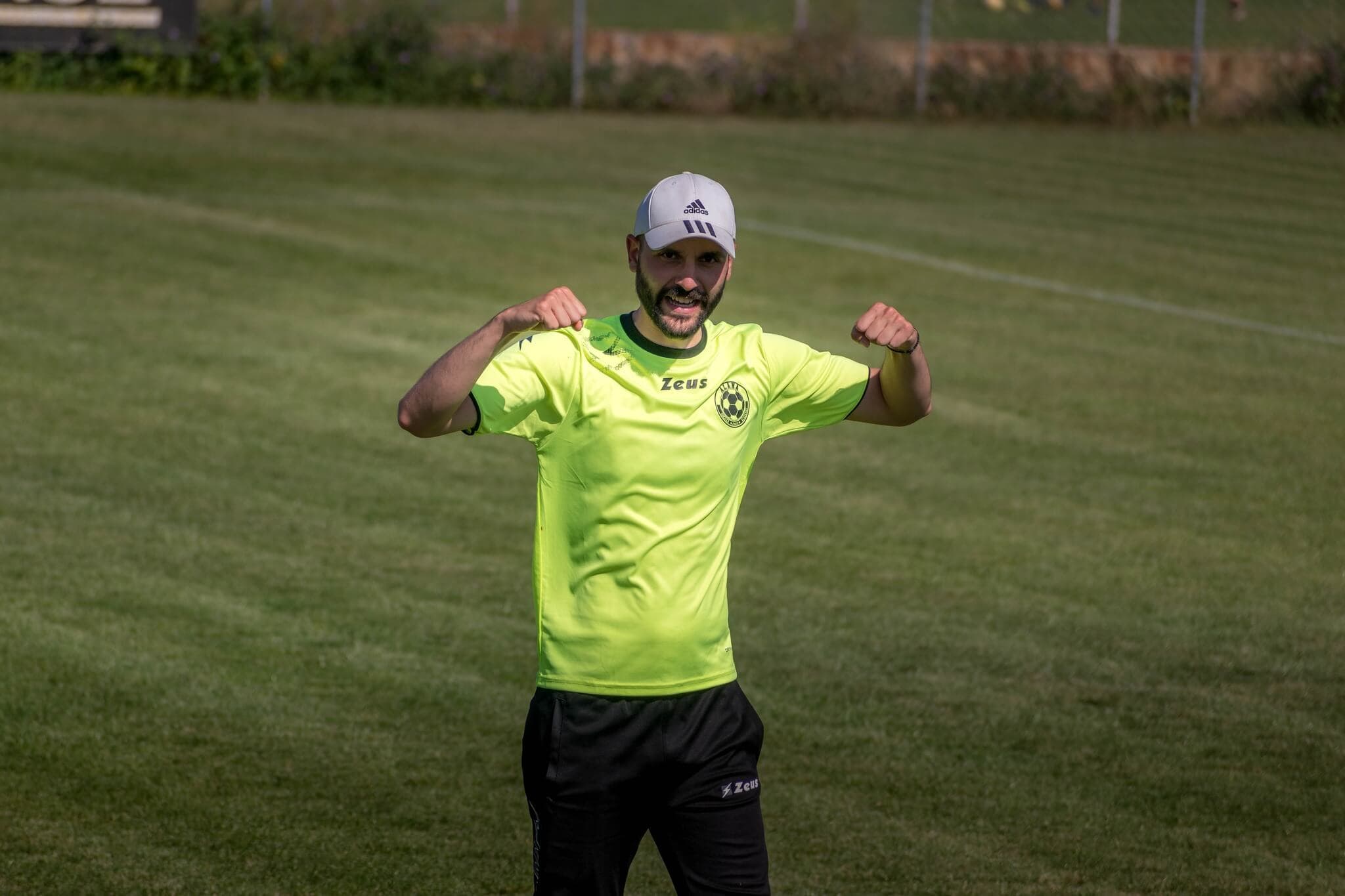 Προπονητής της Alana FC στο γήπεδο